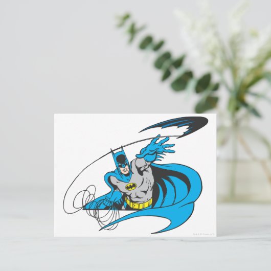Carte Postale Batman lance Batarang 3 (Debout devant)