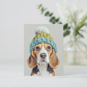 Carte Postale Beagle douillet dans un Casquette Knit d'hiver (Debout devant)
