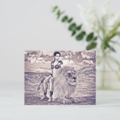 Carte Postale Beauté et Lion (Debout devant)