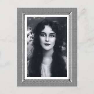 Carte Postale Beauté vintage - Femme mystère - en noir et blanc
