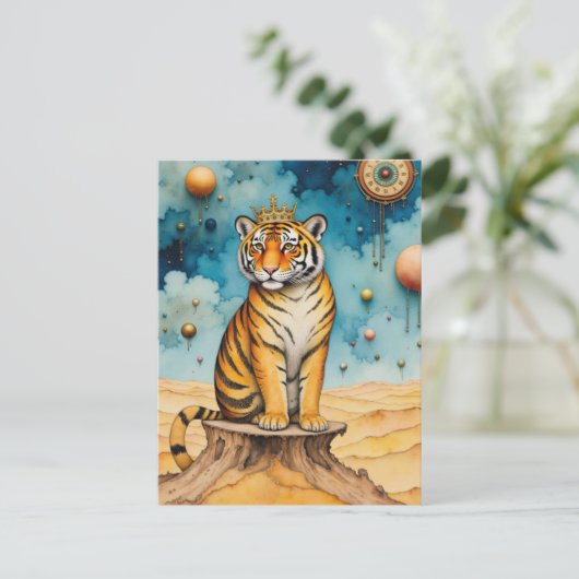 Carte Postale Beautiful Cute Tiger in a Gold Crown (Debout devant)