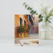 Carte Postale Beaux canaux de fleurs rouges de Venise Italie (Debout devant)