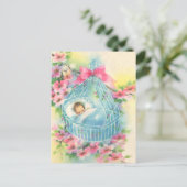 Carte Postale Bébé dans une corbeille bleue (Debout devant)