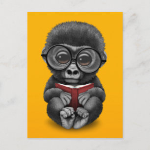 Carte Postale Bébé mignon Gorilla Lire un livre sur Jaune