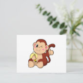 Carte Postale Bébé singe avec banane (Debout devant)