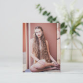 Carte Postale Belle beauté naturelle aux cheveux longs (Debout devant)