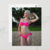 Carte Postale Belle Blonde en rose chaud (Devant / Derrière)