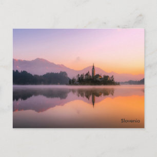 Carte Postale Belle église sur l'île dans Lac Bled Slovénie