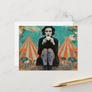 Carte Postale Belle Femme Boit du Thé au Cirque