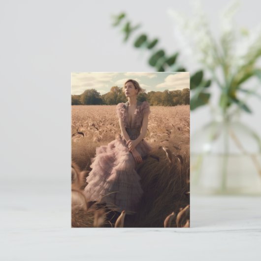 Carte Postale Belle femme en robe dans un champ (Debout devant)