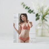 Carte Postale Belle fille en lingerie photo (Debout devant)
