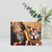 Carte Postale Belle guitare acoustique (Debout devant)