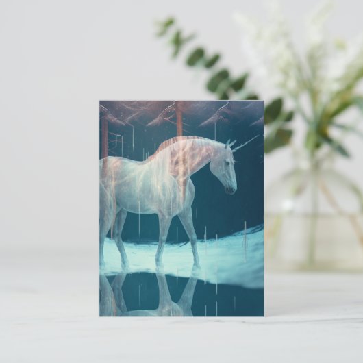 Carte Postale Belle licorne dans un paysage gelé (Debout devant)