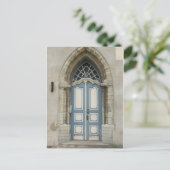 Carte Postale Belle Tallinn, pierre estonienne et porte en bois (Debout devant)