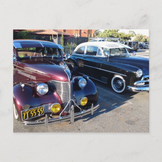 Carte Postale Belles voitures classiques au Salon des Voitures (Devant)