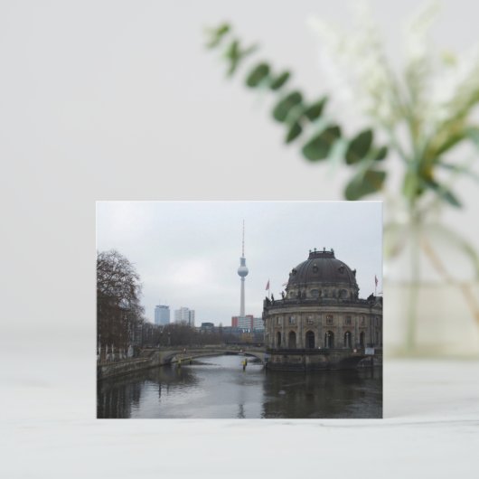 Carte Postale Berlin (Debout devant)