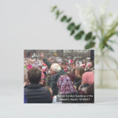 Carte Postale Bernie Speaking Women's March Memorabilia Postcard (Debout devant)