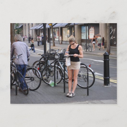 Carte Postale Bicyclette minijupe (Devant)