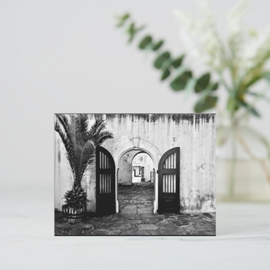 Carte Postale "Bienvenue au Château de Bonne Espérance" JTG Art (Debout devant)