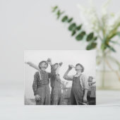 Carte Postale Bière à boire, 1941 (Debout devant)