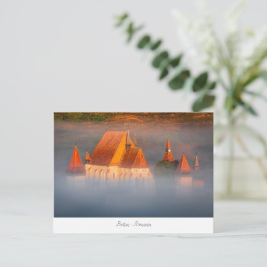 Carte Postale Biertan, Transylvanie (Debout devant)