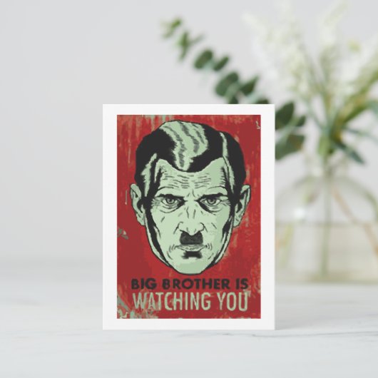 Carte Postale Big Brother (Debout devant)