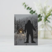 CARTE POSTALE BIGFOOT SASQUATCH THE WOODS POSTCARD (Debout devant)