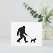 Carte Postale Bigfoot Walking French Bulldog (Debout devant)