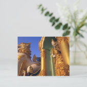 Carte Postale Birmanie (Myanmar), Rangoon (Yangon) Temple (Debout devant)