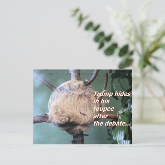 Carte postale bizarre de Trump perdue (Debout devant)