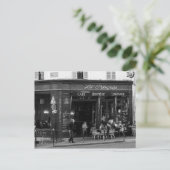 Carte Postale Black and White Cafe à Montmartre, Paris (Debout devant)