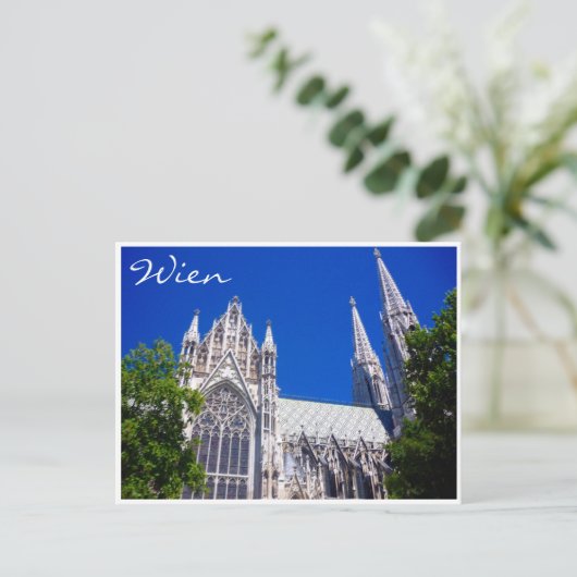 Carte Postale bleu de vienne (Debout devant)