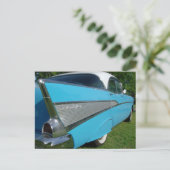 Carte postale bleue 1957 Chevy (Debout devant)