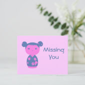 Carte postale bleue rose Kokeshi (Debout devant)