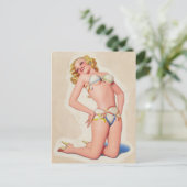 Carte Postale Blonde de pâte à papier dans le Pinup Bikini (Debout devant)