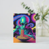 Carte Postale Blue Alien Eating Noodles (Debout devant)