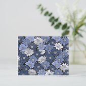 Carte Postale Blue and white daisy pattern (Debout devant)