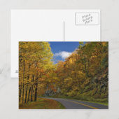 Carte Postale Blue Ridge Parkway courbe à travers les couleurs d (Devant / Derrière)