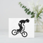 Carte Postale BMX Rider en noir et blanc (Debout devant)