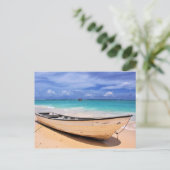 Carte Postale Boat On the Beach (Debout devant)