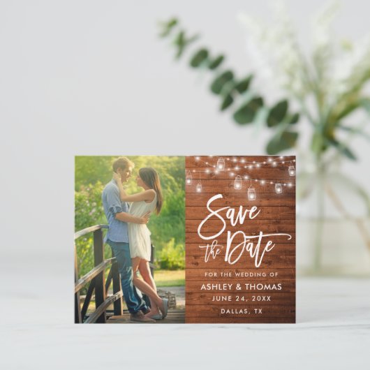 Carte Postale Bois Rustique Lumière Brush Script Enregistrer La  (Debout devant)