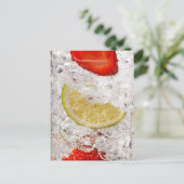 Carte Postale Boisson de chaux de fraise (Debout devant)