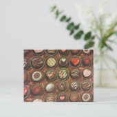 Carte Postale Boîte à chocolat (Debout devant)