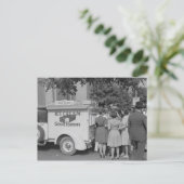 Carte Postale Bon Humour Camion à glace (Debout devant)