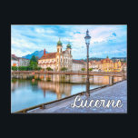 Carte Postale Bonjour De Lucerne, Suisse<br><div class="desc">Cette carte postale voyage présente une photo de la belle ville européenne de Lucerne,  Suisse. N'hésitez pas à ajuster toutes les options disponibles comme vous le souhaitez.</div>