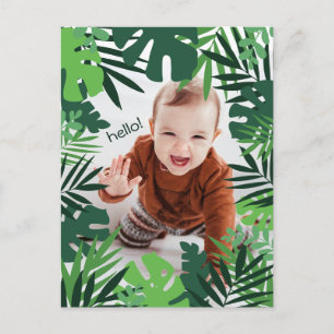 Carte Postale bonjour petit garçon dans le cadre de feuilles de