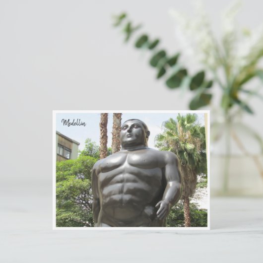 Carte Postale botero torso (Debout devant)