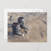 Carte Postale Bottes Coincées Dans La Boue (Devant / Derrière)