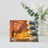 Carte Postale Bouddha géant couché à l'intérieur du temple, Wat (Debout devant)