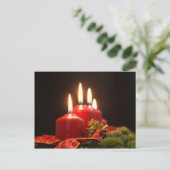 Carte Postale Bougies rouges d'une couronne de l'Avent avec bran (Debout devant)